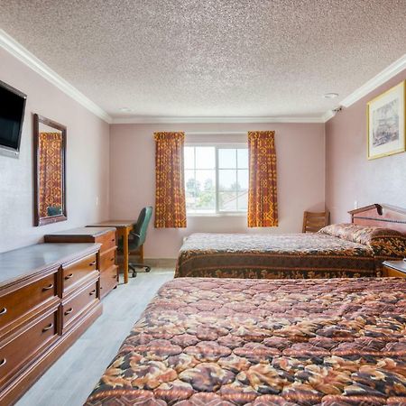 Hotel Corona Ca - Hwy 91 Екстериор снимка