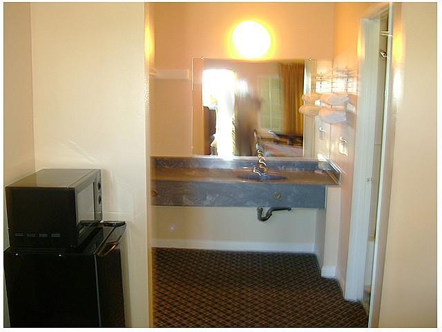 Hotel Corona Ca - Hwy 91 Стая снимка