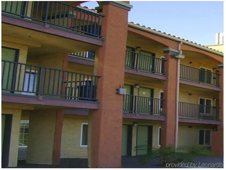 Hotel Corona Ca - Hwy 91 Екстериор снимка