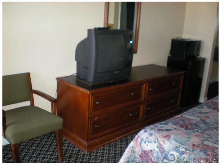 Hotel Corona Ca - Hwy 91 Екстериор снимка