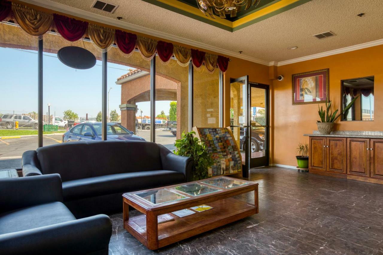 Hotel Corona Ca - Hwy 91 Екстериор снимка
