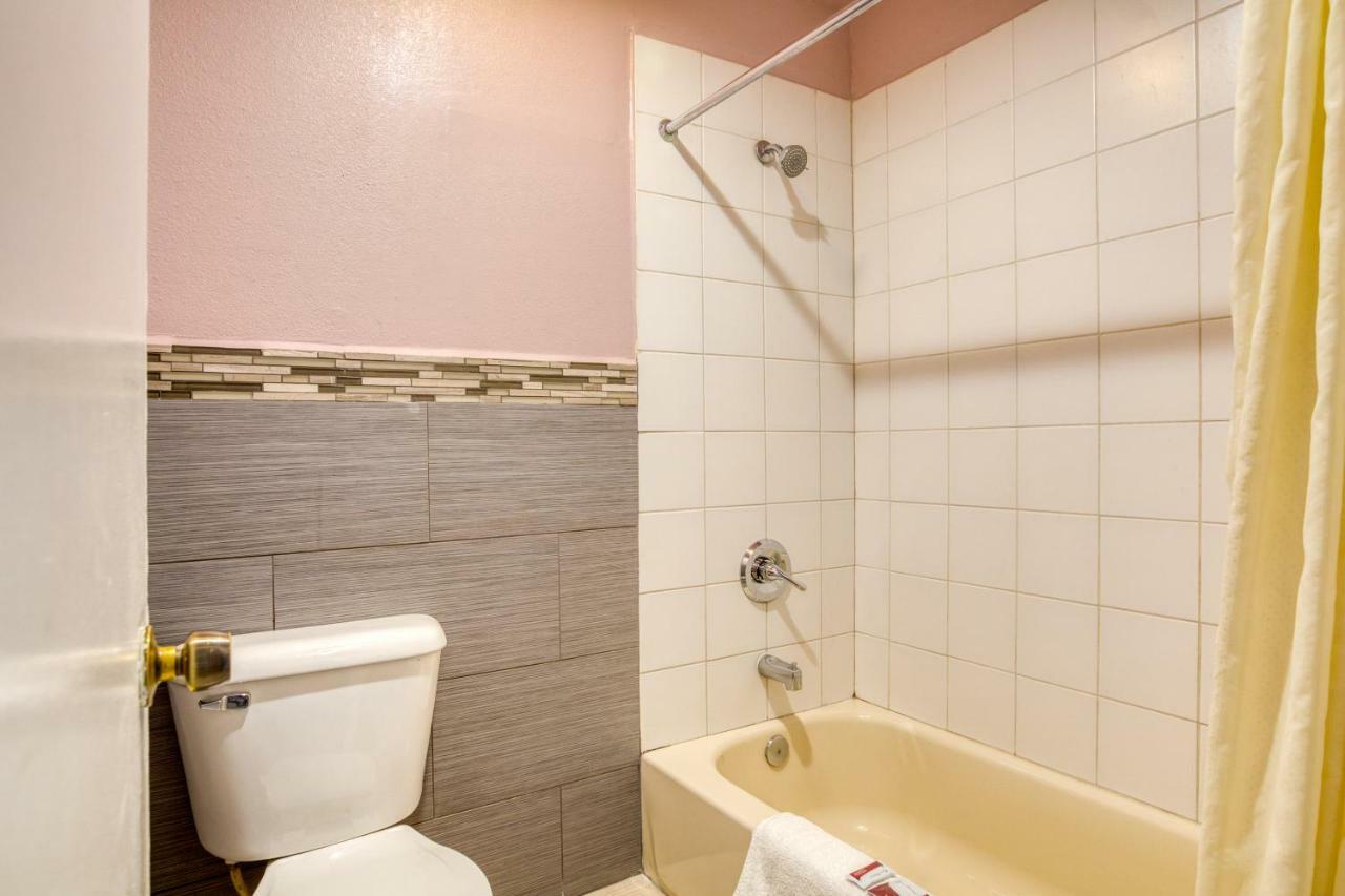 Hotel Corona Ca - Hwy 91 Екстериор снимка