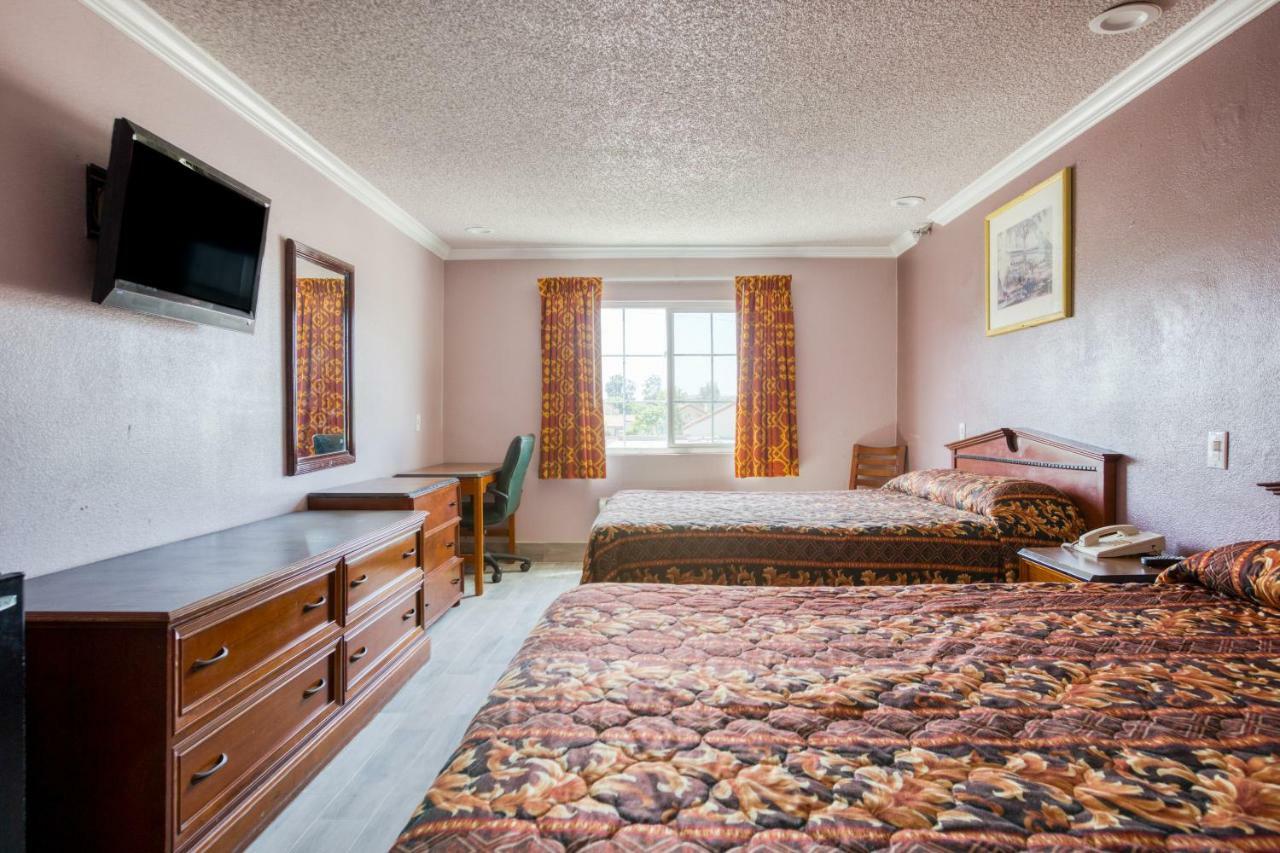 Hotel Corona Ca - Hwy 91 Екстериор снимка
