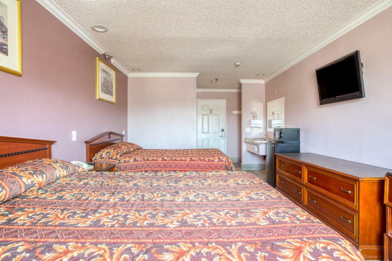 Hotel Corona Ca - Hwy 91 Екстериор снимка