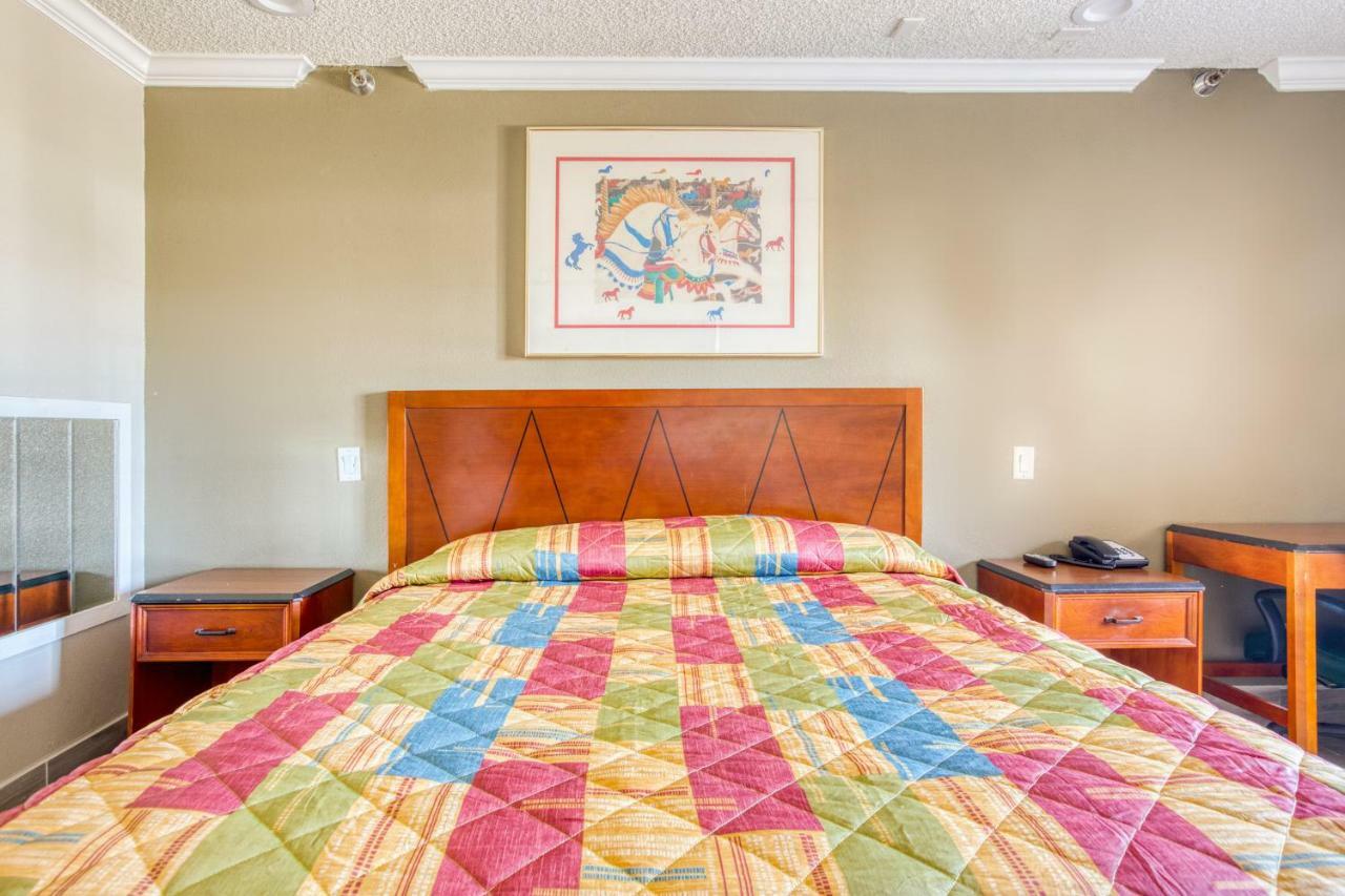Hotel Corona Ca - Hwy 91 Екстериор снимка