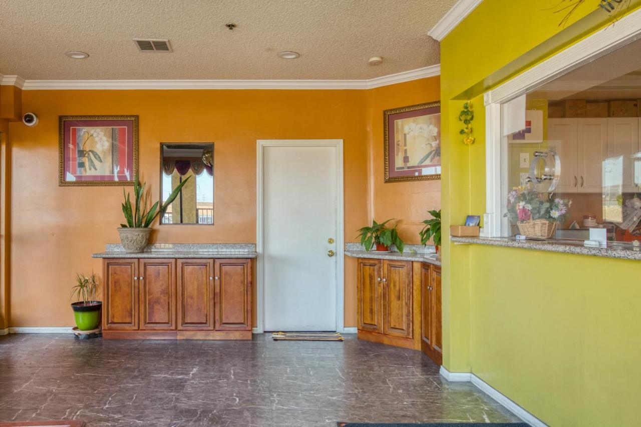 Hotel Corona Ca - Hwy 91 Екстериор снимка