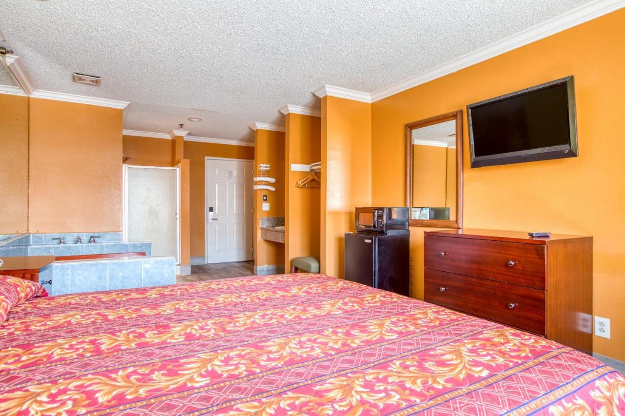 Hotel Corona Ca - Hwy 91 Екстериор снимка